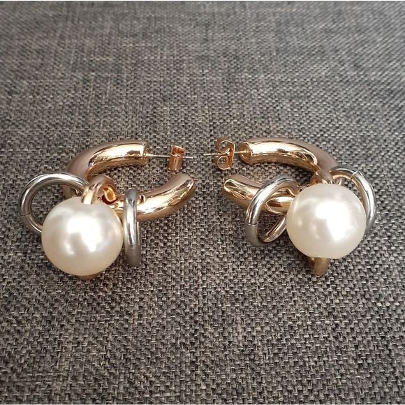 NWOT Zara Faux Pearl Hoop Statement Earrings - Picture 12 of 16